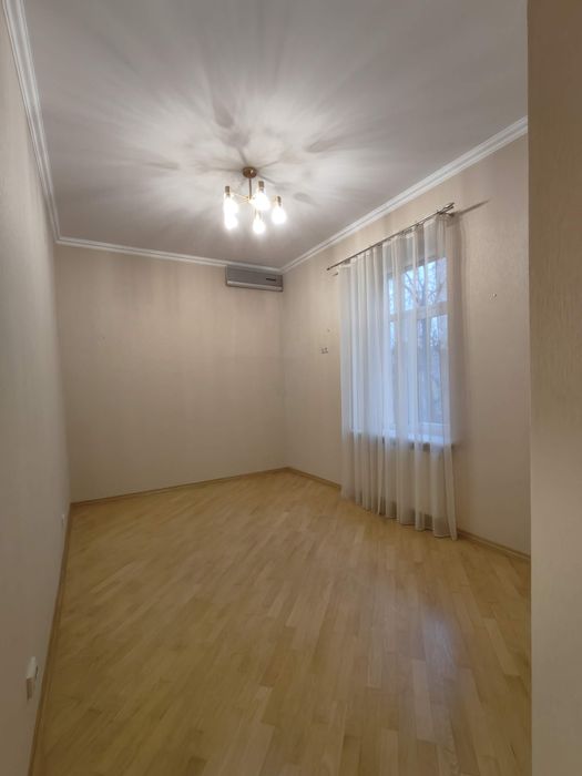 Продаж квартири на Коновальця у Львові