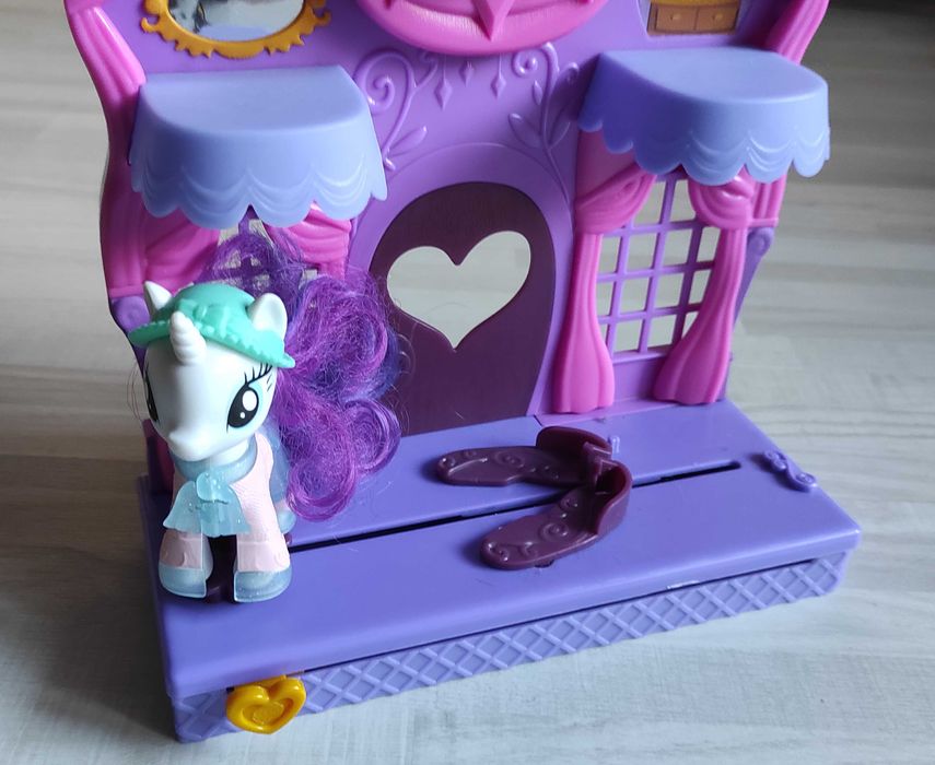 My Little Pony Butik Na Manhattanie Rarity - Przebieralnia