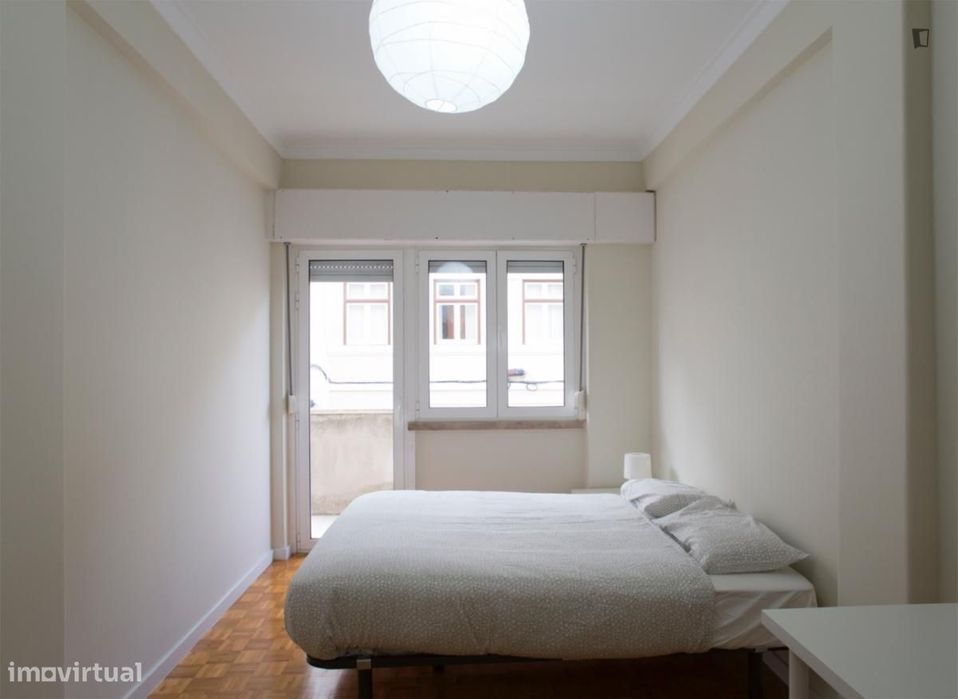 Quarto - localizado em Benfica Lisbon