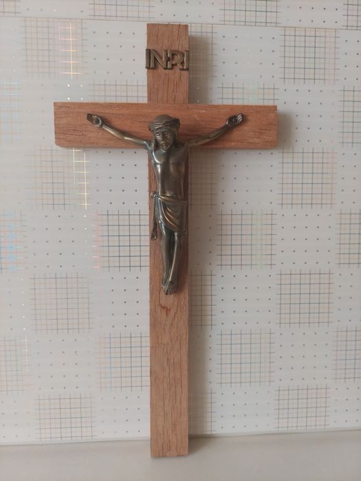 Бронзовое распятие.