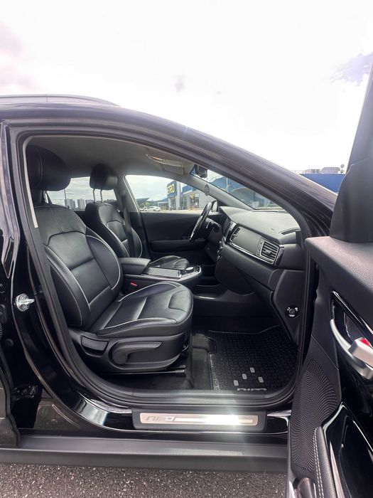 Kia Niro 2019 • 64 кВт • Максимальна комплектація