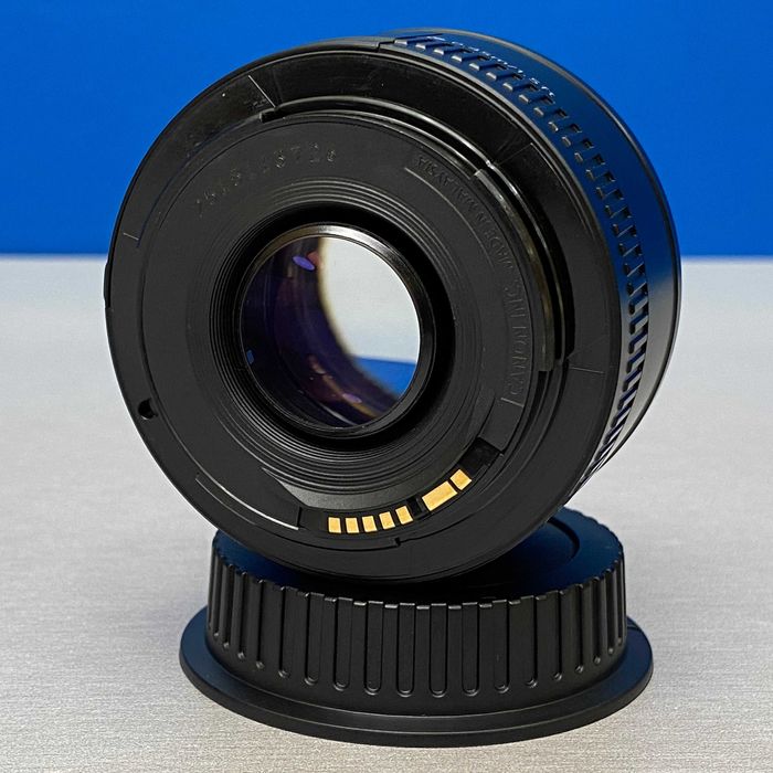 Canon EF 50mm f/1.8 II