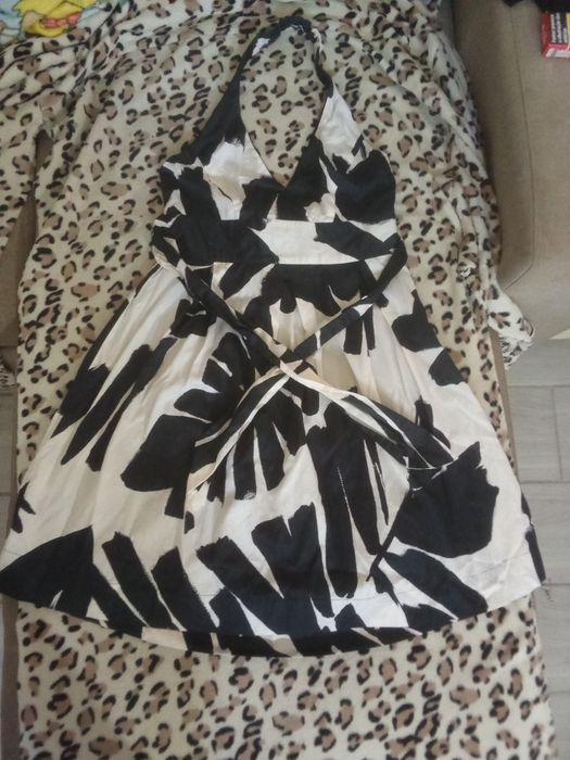 Vestido preto e branco zara