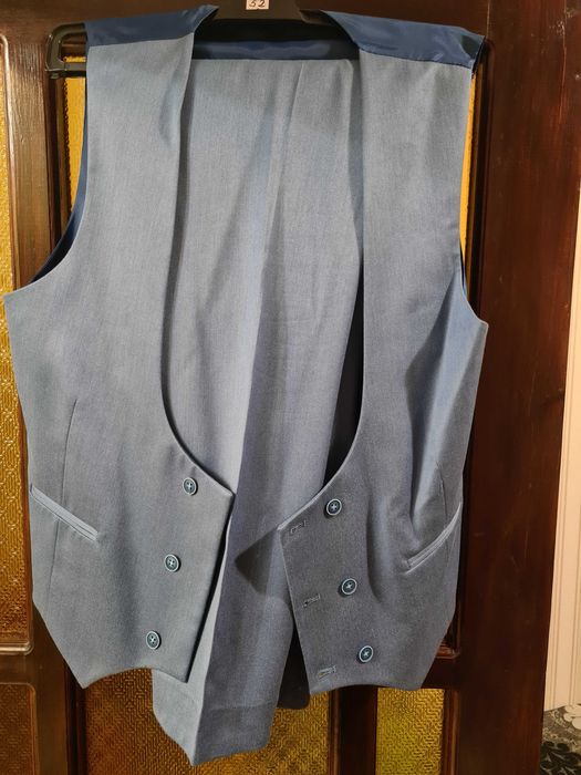 Чоловічий весільний костюм