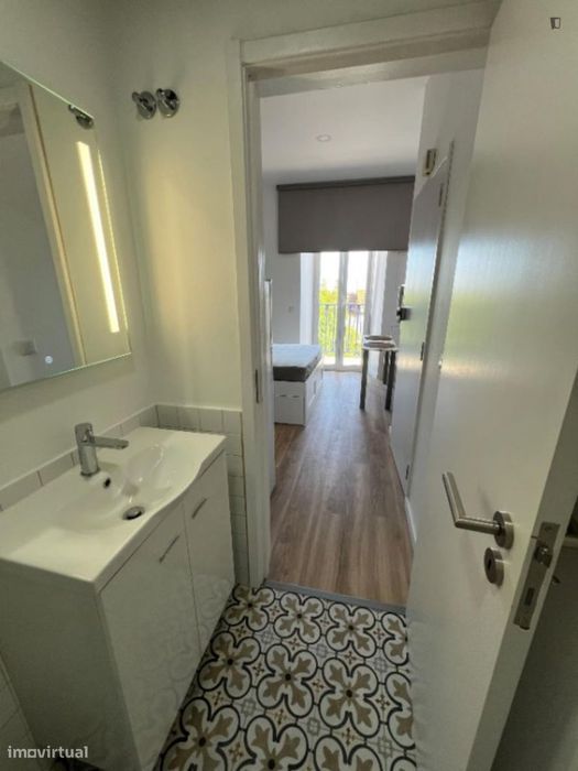 Estúdio - localizado em Almada Lisbon