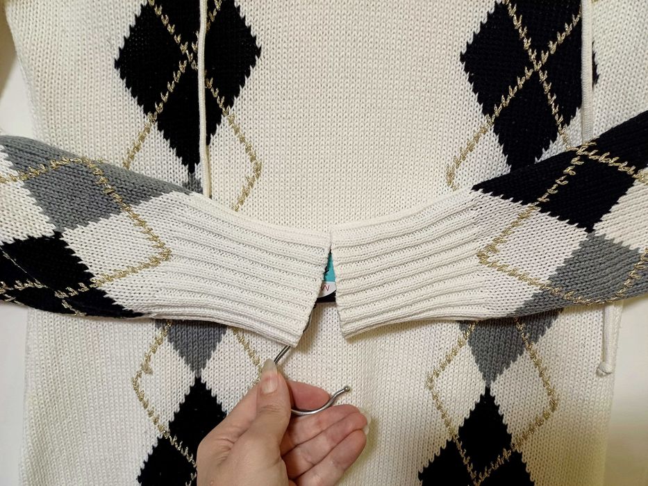 Светр туніка ромби, довжина 74 см.