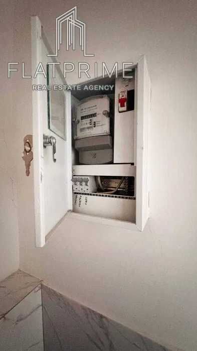 Центр продаж окреме приміщення кабінет з ремонтом