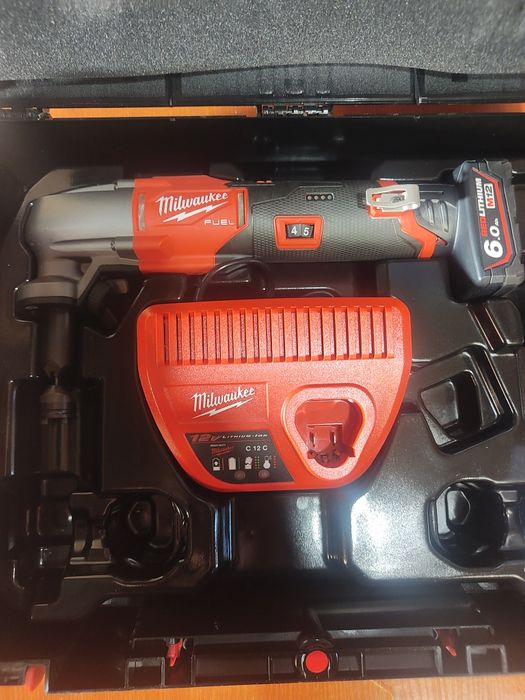 Milwaukee M 12 nożyce do blachy