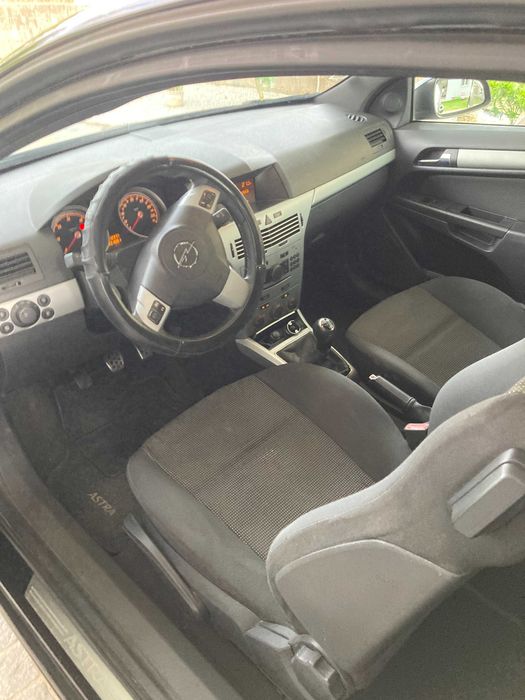 Astra  GTC 1.3 Gasóleo em  bom estado  ver fotos