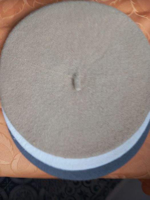 Berety damskie w trzech kolorach