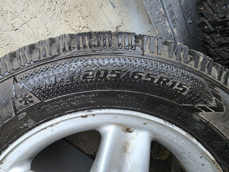 Продам 15 диски резина 5×112 комплектом.