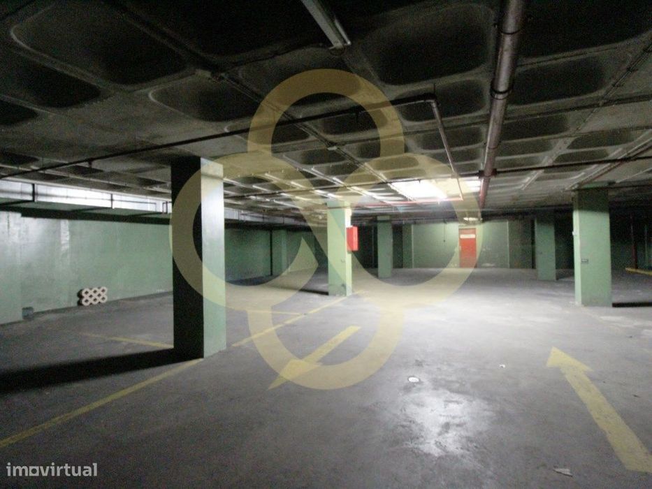 Parqueamento CC Pedralvas em Benfica Lisboa