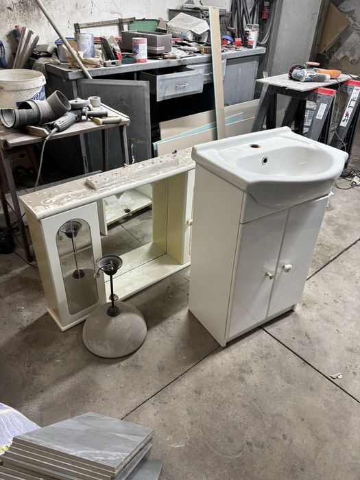 Umywalka z lustrem z demontarzu