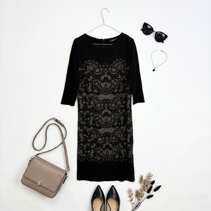 Czarna sukienka z koronkowym panelem L 40