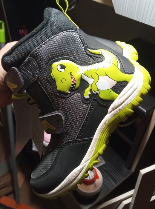 Buty sneakersy 29 nowe dinozaury