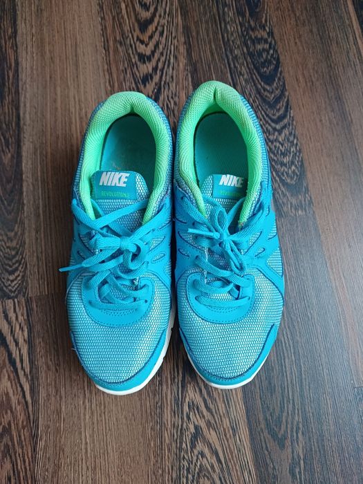 Nike жіночі кросівки