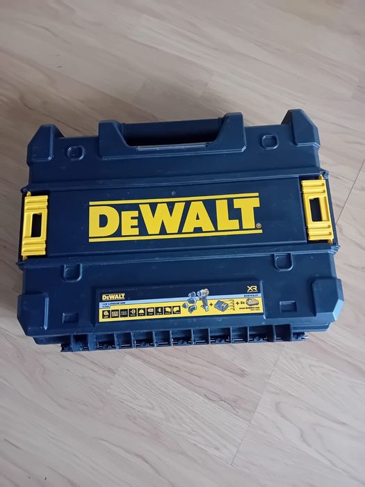 Skrzynia narzędziowa DeWALT DCD703L2T