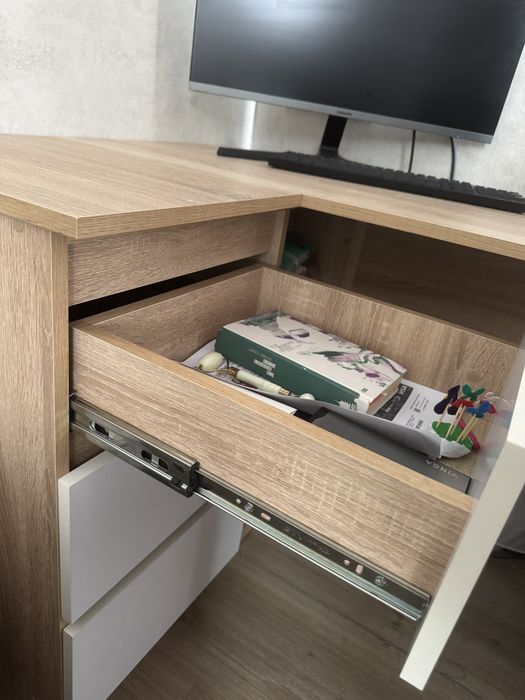 Письмовий стіл для дому/офісу