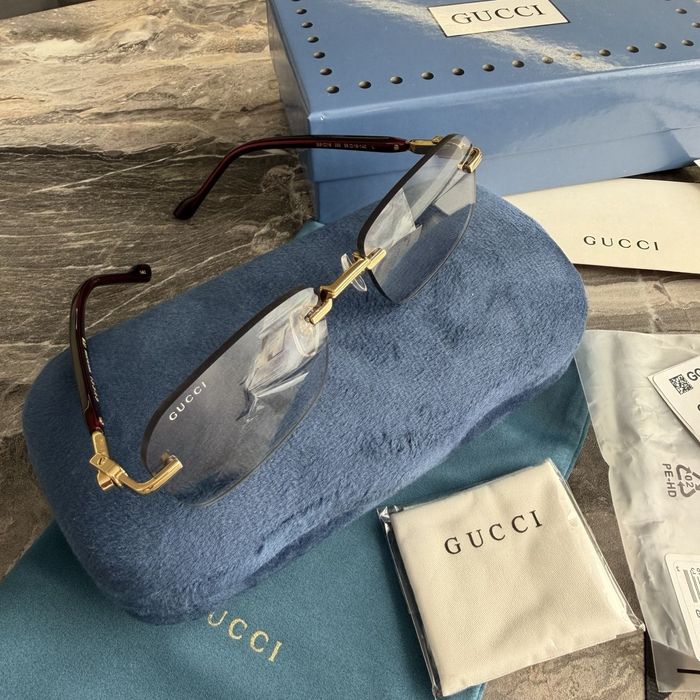 Gucci сонцезахисні окуляри