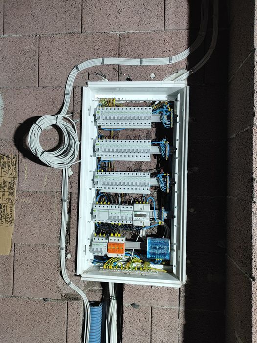 Usługi Elektryczne, Instalacje, Elektryk