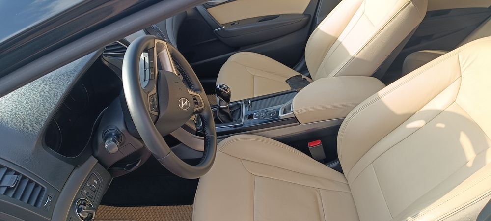 Хендай І40 2013  1.7 дизель механічна коробка передач