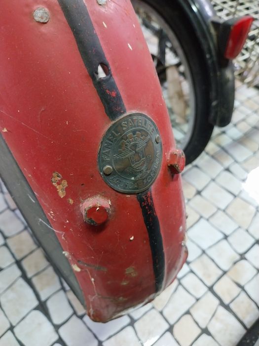 Famel satélite antiga