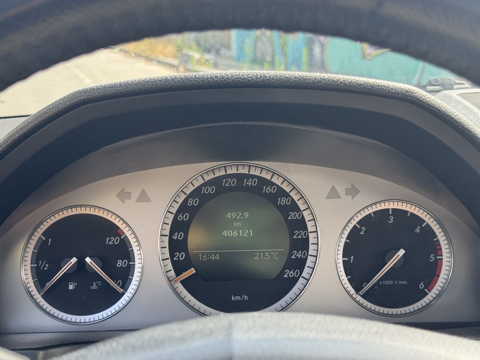 Mercedes-Benz C 220 — fotografia 8