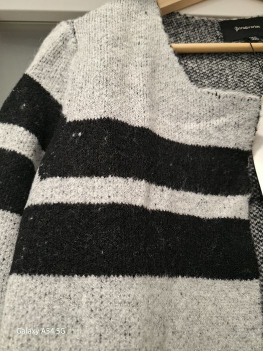 Nowy sweter Stradivarius