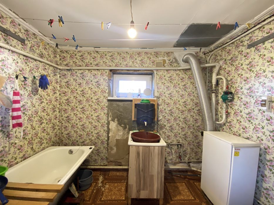 Продаж будинку с. Озерна, центр