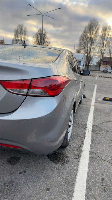 В продажі Хюндай Елантра