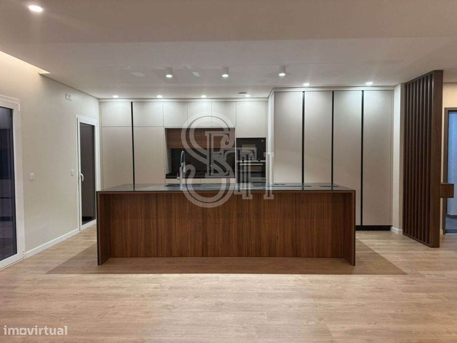 T3 Novo Urbanização Varandas II