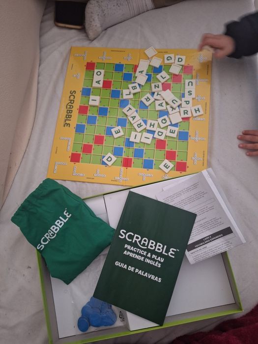 Jogo Scrabble praticamente novo