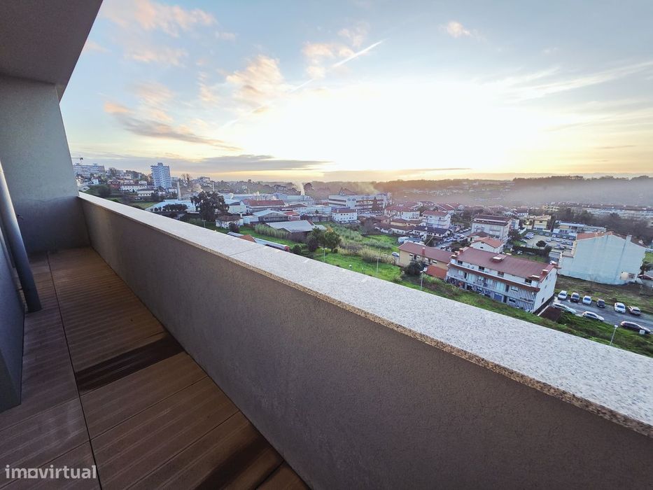 Vende-se T3 semi-novo com 1 ano de uso centro de Oliveira de Azeméis