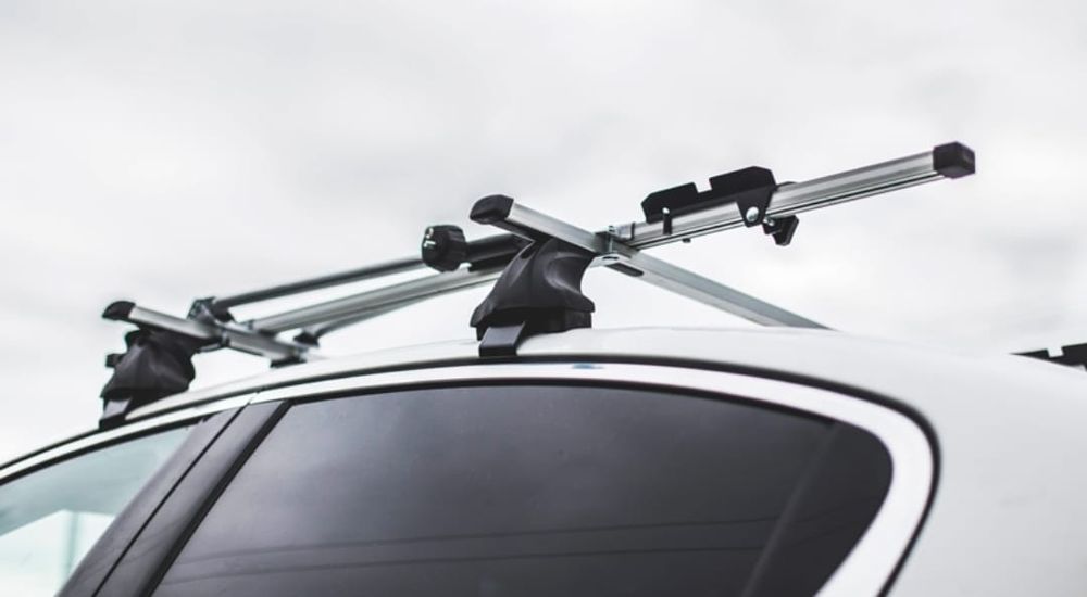 Barras de tejadilho novas na caixa