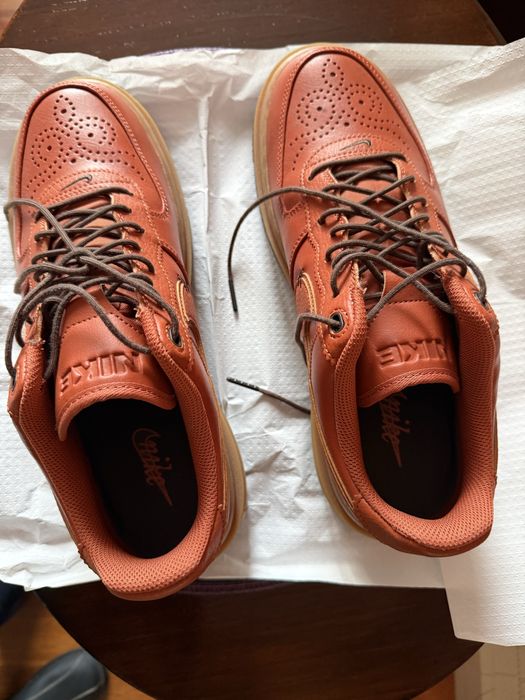 Nike Air Force 1 Luxe