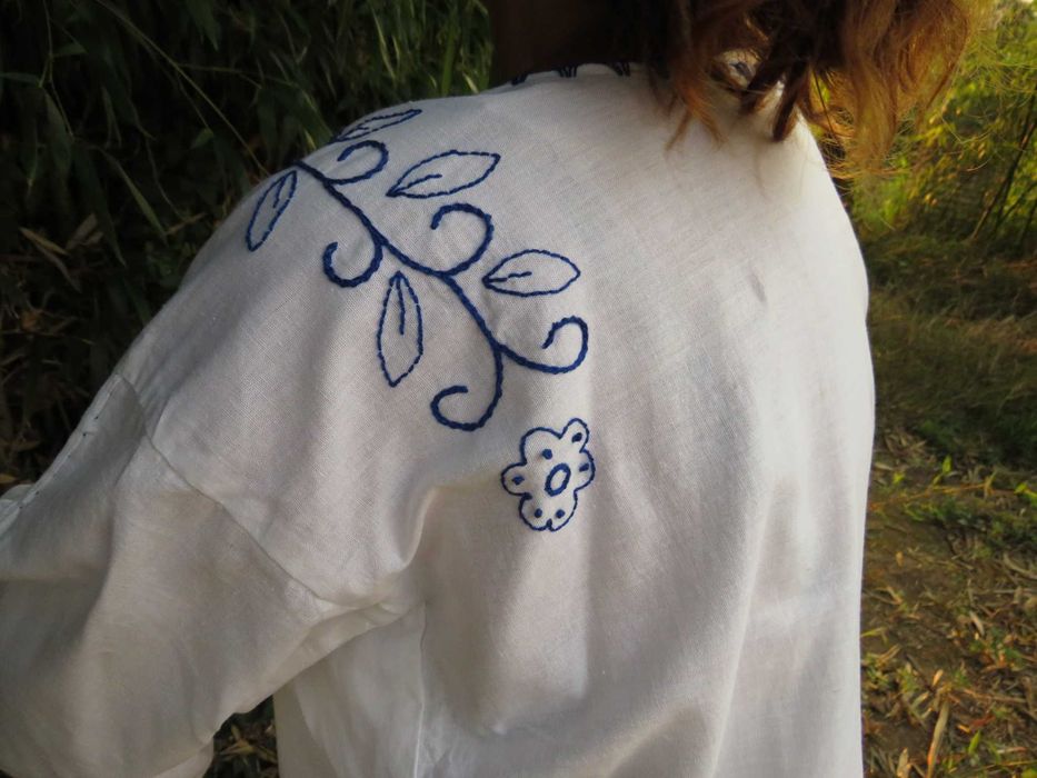 Blusa Regional Bordada à mão