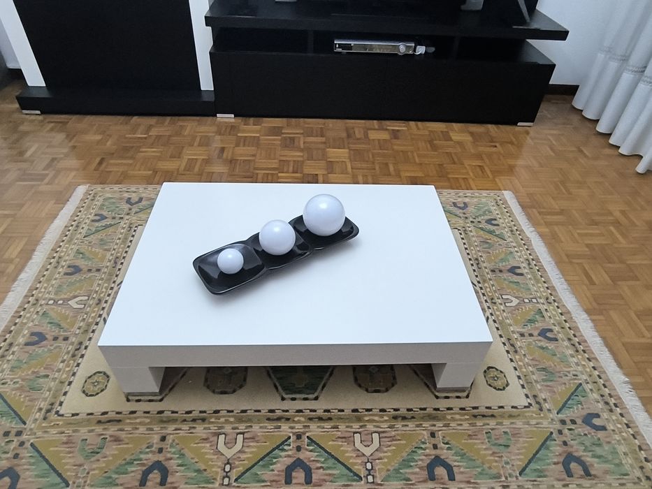 Móvel sala TV + mesa centro e sofa