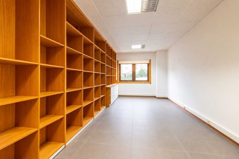 Escritório com 70 m2 no centro de Gondomar