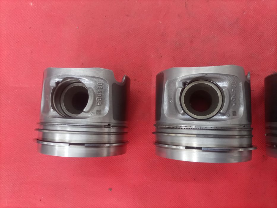 Tłok BMW n47 n47d20 e90 e87 E60 x3 f10 f20 f30 jak nowe