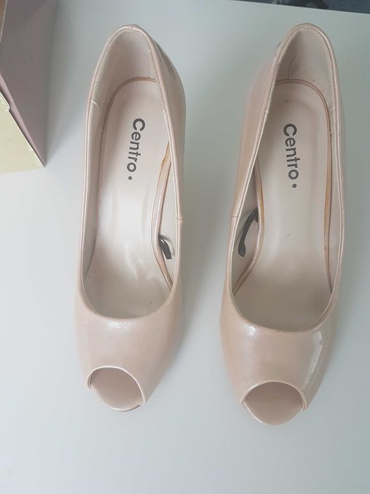 Buty na koturnie, 35 roz.