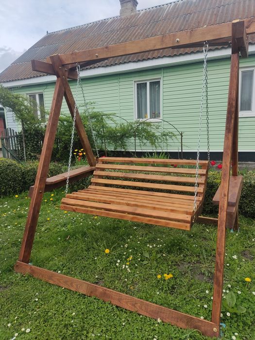 Садова гойдалка з дерева, качеля