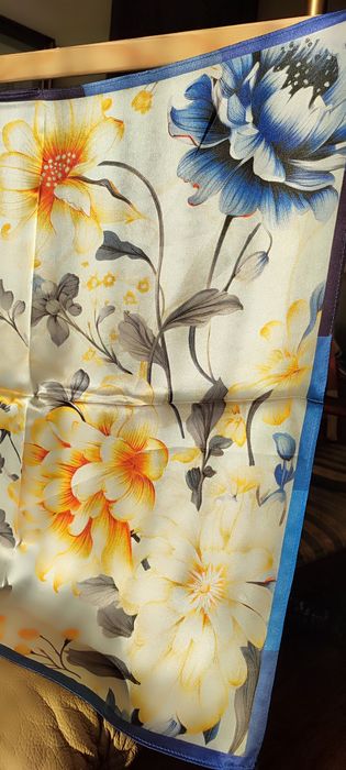 Apaszka jedwabna "Kwiaty"