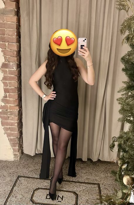 Жіноча сукня чорного кольору