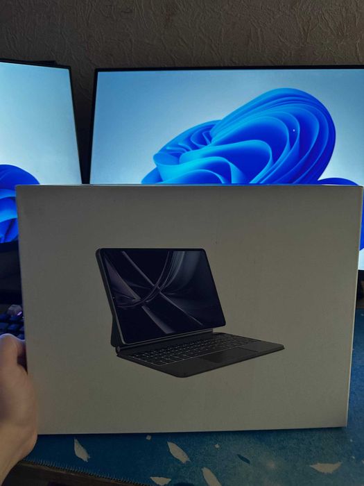 Чехол для iPad Pro с клавиатурой и тачпадом