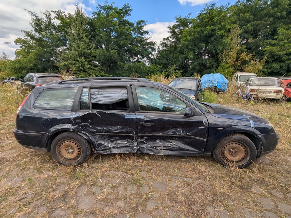 Два Mondeo Mk3 для відновлення або на запчастини