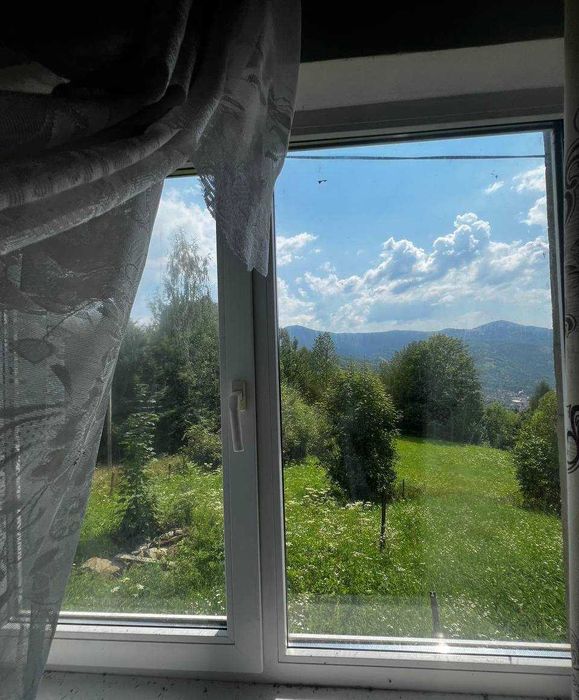 Продаж будинка в самому серці Карпат для себе або бізнес
