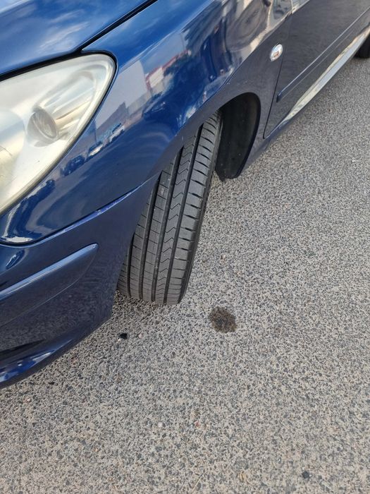Vendo Peugeot 307 HDi, A/C um automóvel conhecido pelo seu conforto, economia de combustível e fiabilidade.