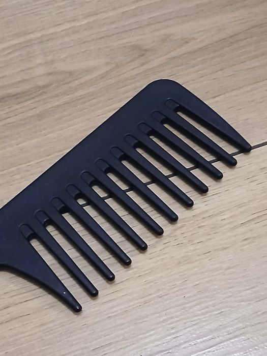 Grzebień pod prysznic marki For Your Beauty