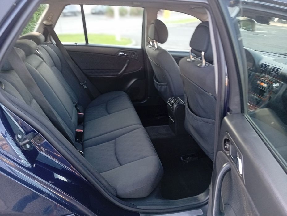 Mercedes-Benz C 220 — fotografia 9