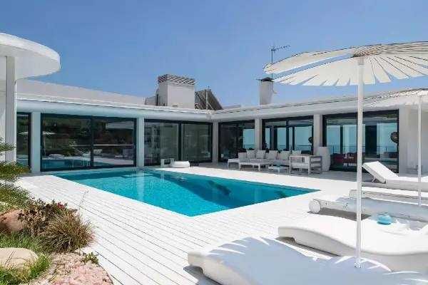 Від власника! Продаж вілли на березі моря поруч Барселона. Золота Віза